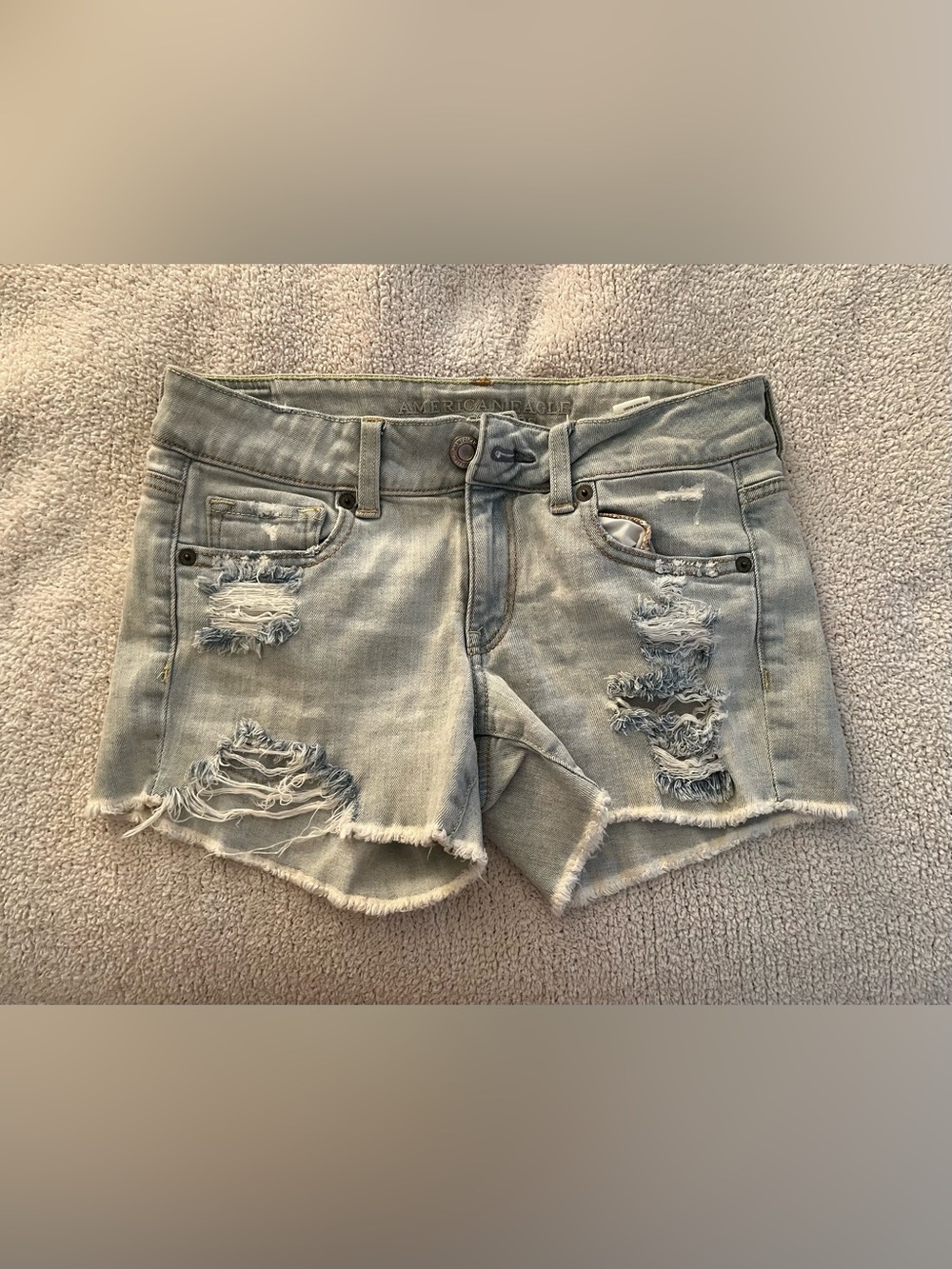 American Eagle Outfitters Distressed Light Blue Denim Cutoff Shorts Size 4